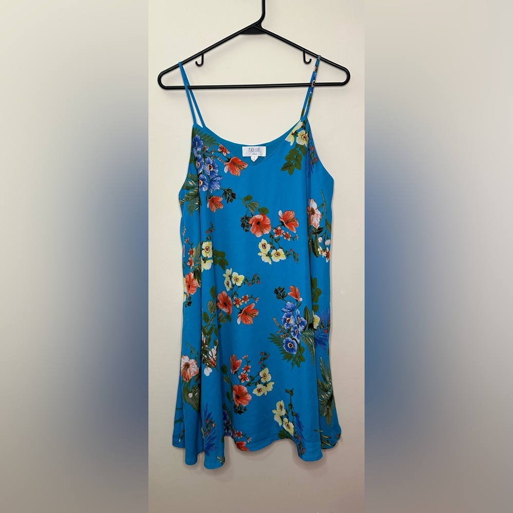 Peach Love California Floral Spaghetti Strap Swing Dress in Blue/Green Small